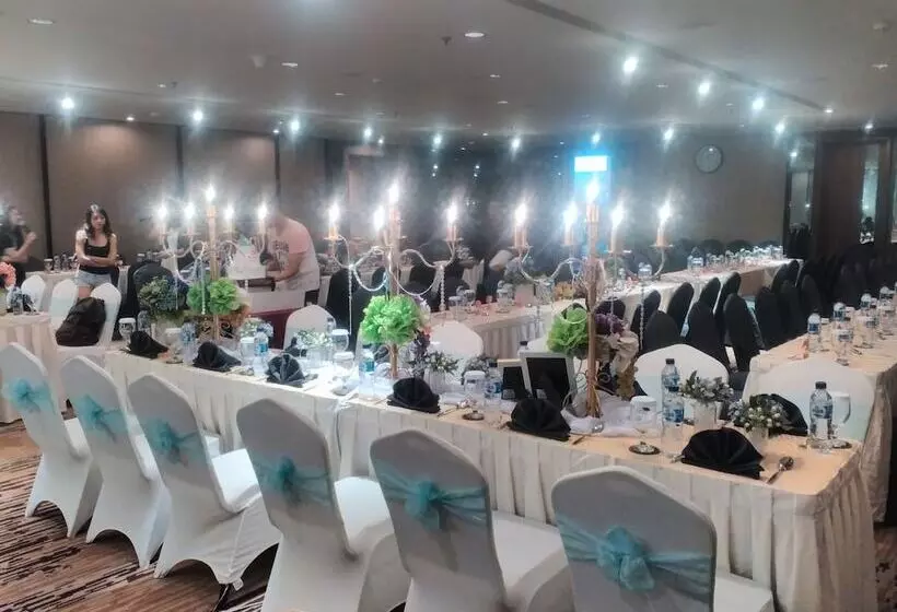 I Hotel Baloi Batam