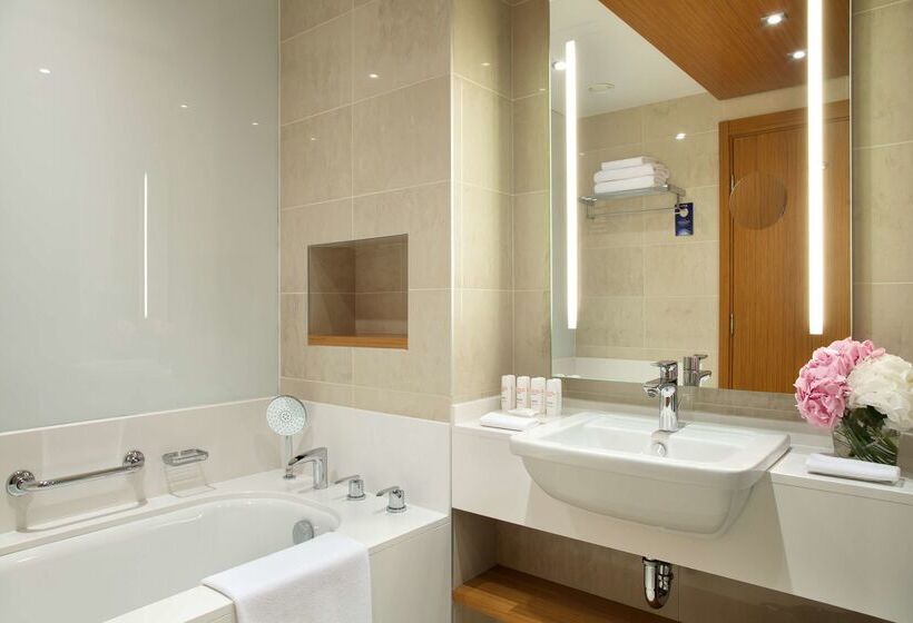 בית מלון כפרי Radisson Resort, Zavidovo