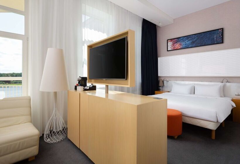 בית מלון כפרי Radisson Resort, Zavidovo