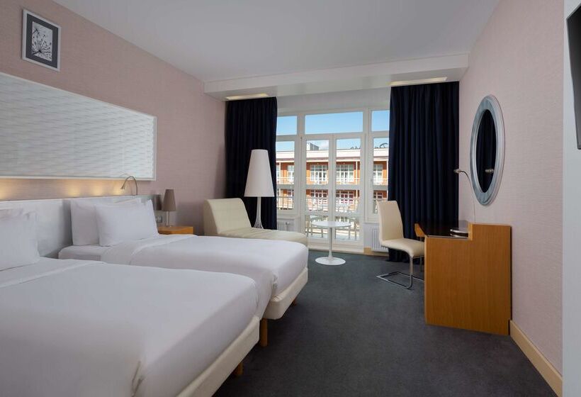 בית מלון כפרי Radisson Resort, Zavidovo