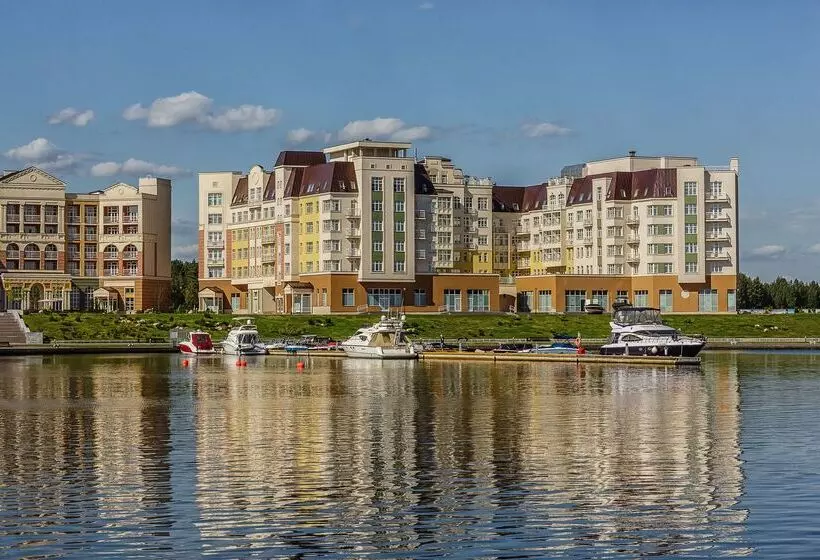 ホテル Radisson Resort, Zavidovo