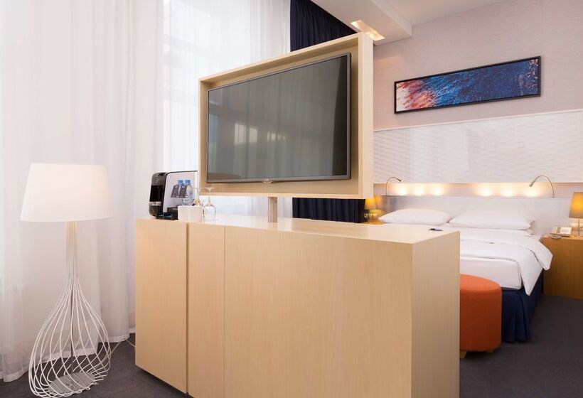 בית מלון כפרי Radisson Resort, Zavidovo