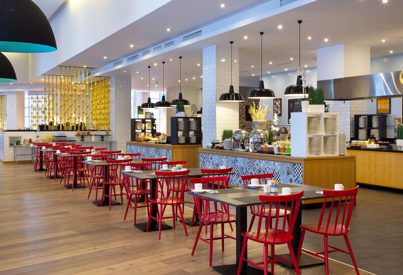 בית מלון כפרי Radisson Resort, Zavidovo