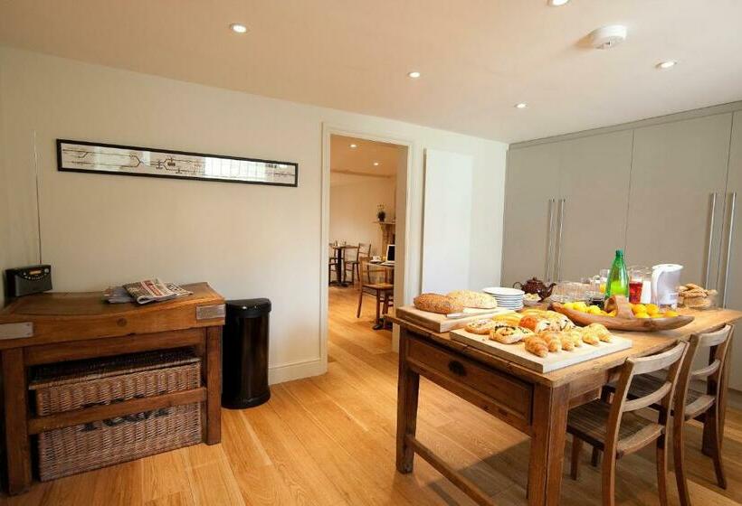 Kennington B & B