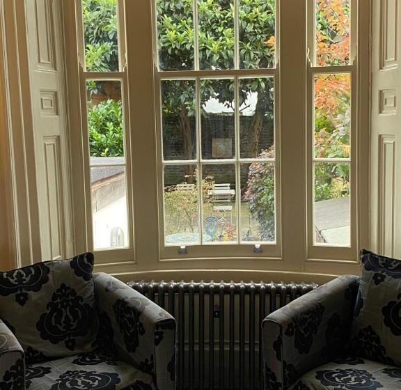 Kennington B & B