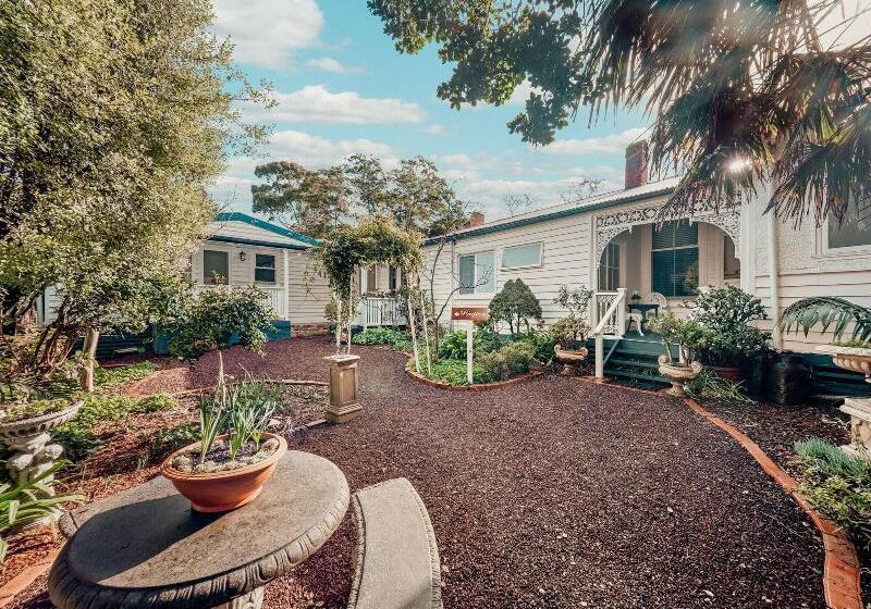 بنسيون Genesta House