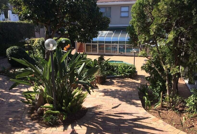 Пансион Maroela House