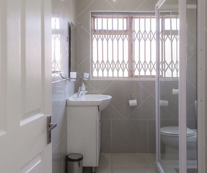 Пансион Maroela House