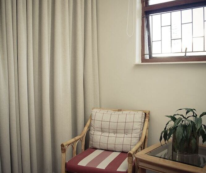 Пансион Maroela House