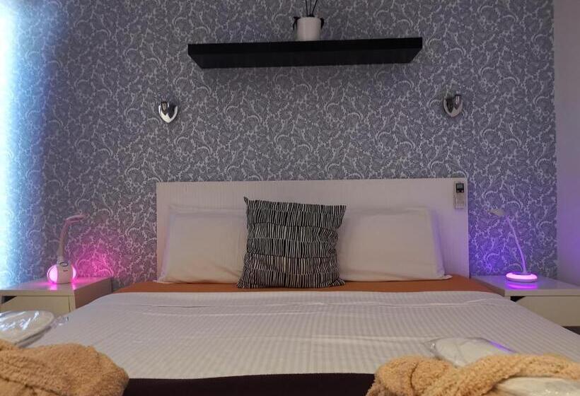 Rainbow Golf - Gay Men Only Resort