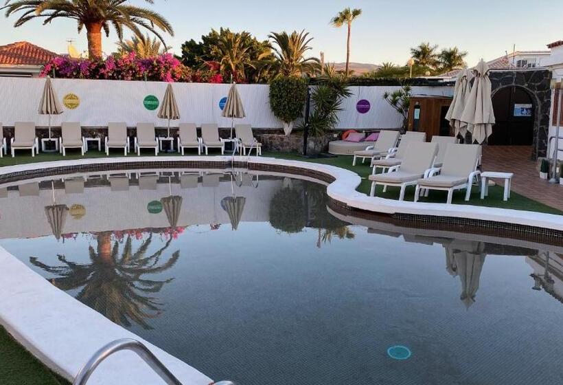 Rainbow Golf - Gay Men Only Resort