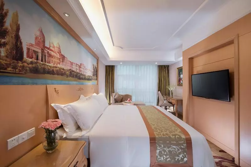 Vienna Hotel Shenzhen Longhua Renmin South Road Branch