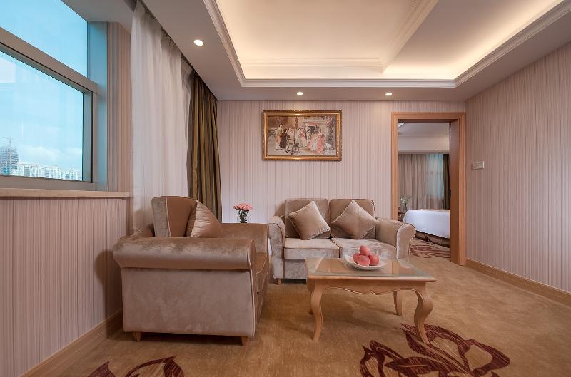 Vienna Hotel Shenzhen Longhua Renmin South Road Branch