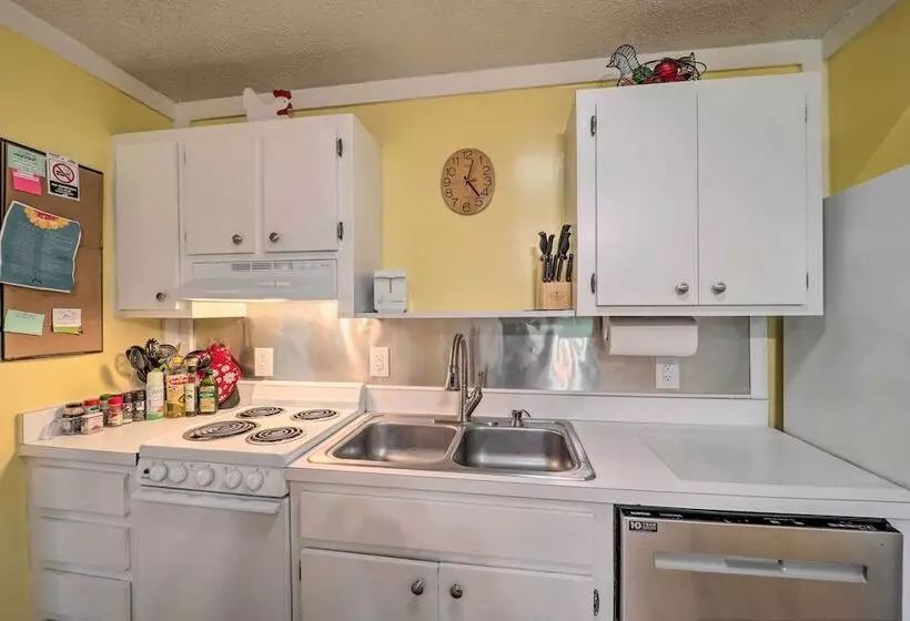 Ski Resort Cabin W/ Deck In Beech Mountain!