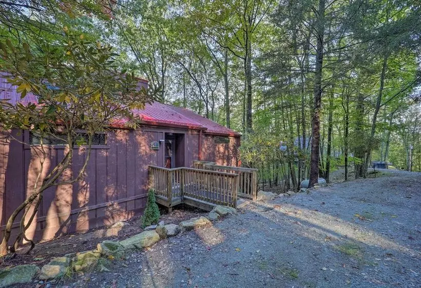Ski Resort Cabin W/ Deck In Beech Mountain!