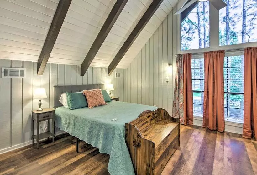 Brookeland Resort Cabin W/ Golf + Lake Access