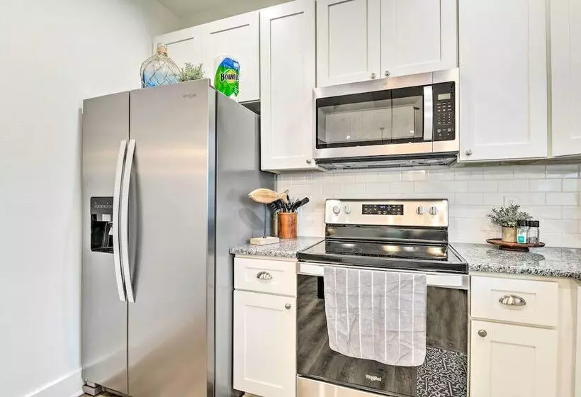 4 Mi To Boat Ramp: Charming Rockport Home