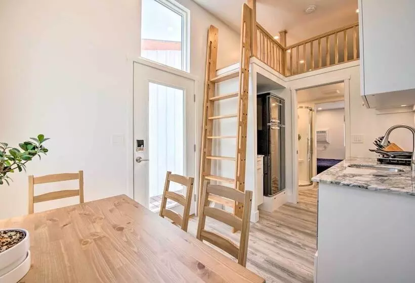 Convenient Salt Lake Tiny Home With Chic Interior!