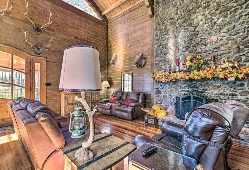 Countryside Cabin Retreat W/ Outdoor Kitchen!