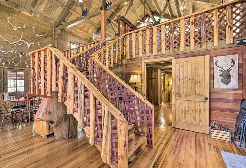 Countryside Cabin Retreat W/ Outdoor Kitchen!