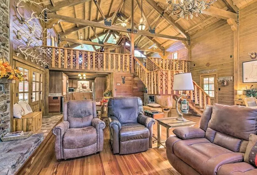 Countryside Cabin Retreat W/ Outdoor Kitchen!