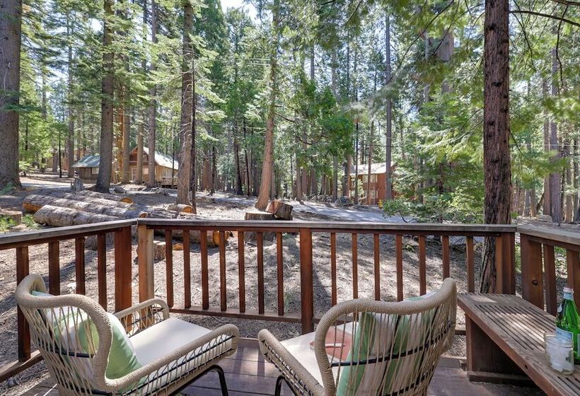 3 Mi To Big Trees State Park: Cabin W/ Scenic Deck