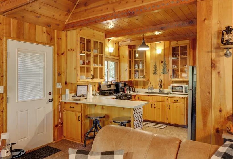 3 Mi To Big Trees State Park: Cabin W/ Scenic Deck