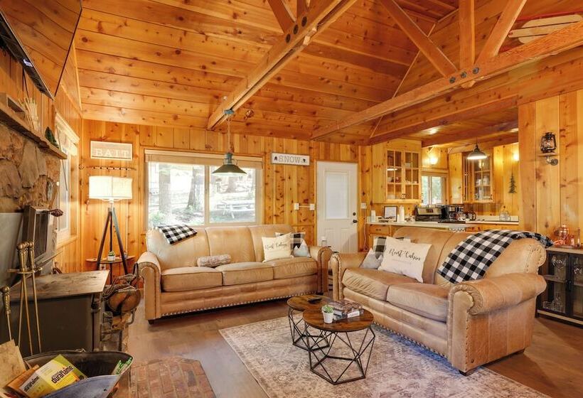 3 Mi To Big Trees State Park: Cabin W/ Scenic Deck