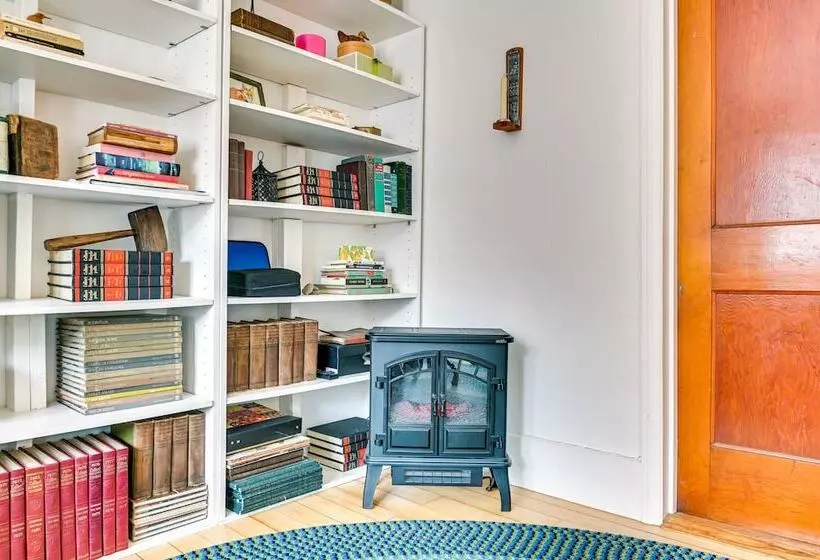 Cozy New York Retreat W/ Fire Pit & Creek Access!