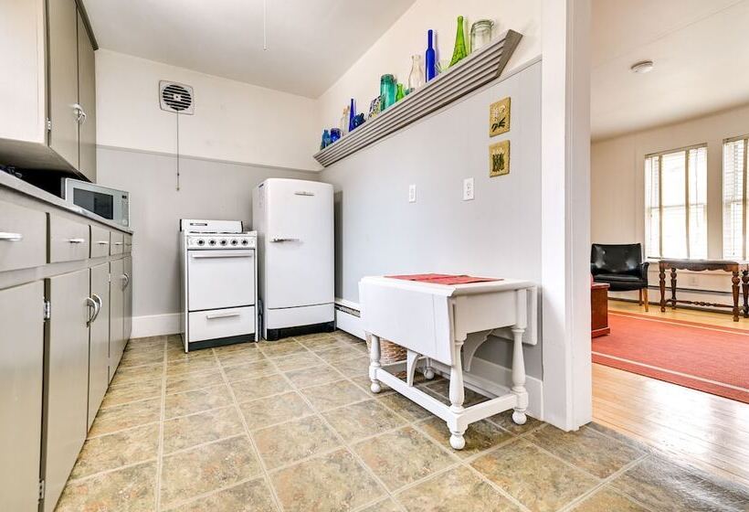 Cozy New York Retreat W/ Fire Pit & Creek Access!