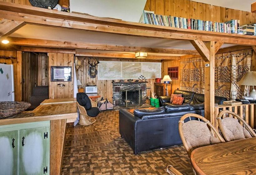 Charming Stop Island Cabin W/ Boat Dock & Beach!