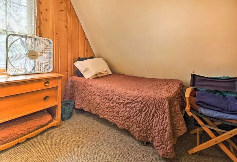 Charming Stop Island Cabin W/ Boat Dock & Beach!