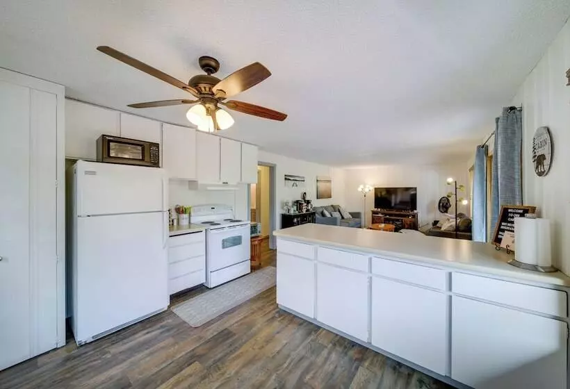 Cozy Worley Cabin W/ Lake Access + Gas Grill!