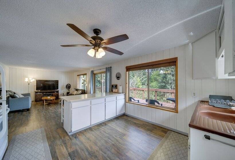 Cozy Worley Cabin W/ Lake Access + Gas Grill!