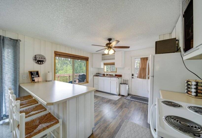 Cozy Worley Cabin W/ Lake Access + Gas Grill!