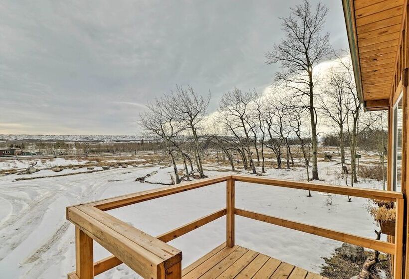 Duck Lake Cabin Rental Near Glacier National Park!