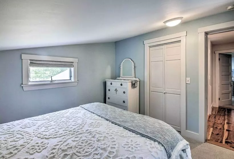 Family Friendly Greenwood Home W/ Lake Access