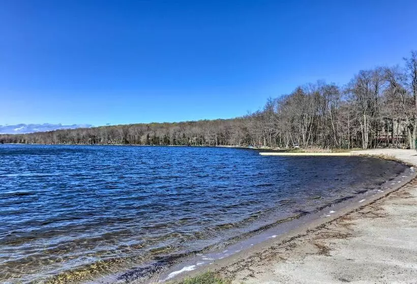 Walk To Big Bass Lake: Family Home W/ Deck!