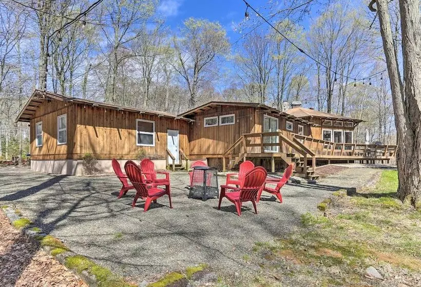 Walk To Big Bass Lake: Family Home W/ Deck!