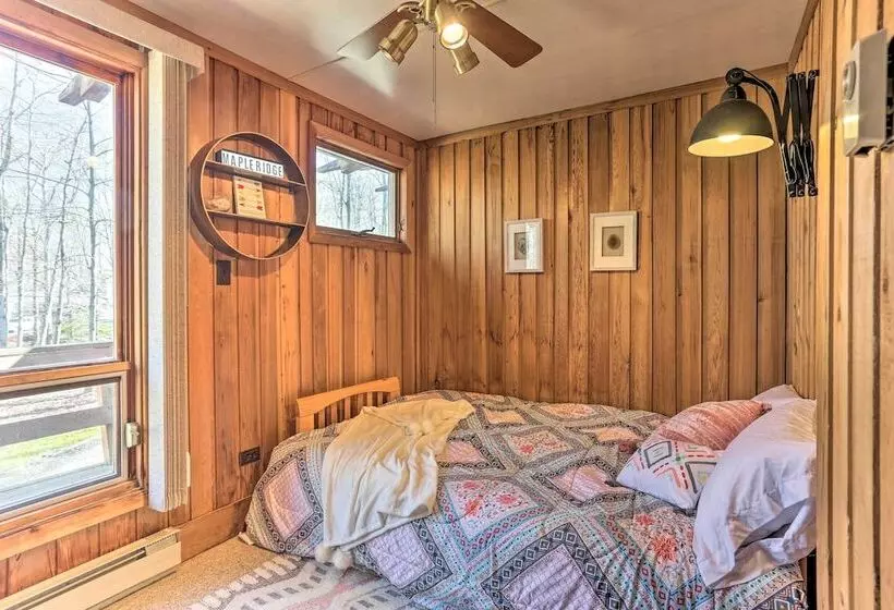 Walk To Big Bass Lake: Family Home W/ Deck!