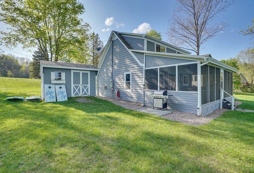 Family Lake & Ski House W/ Paddleboards & Fire Pit