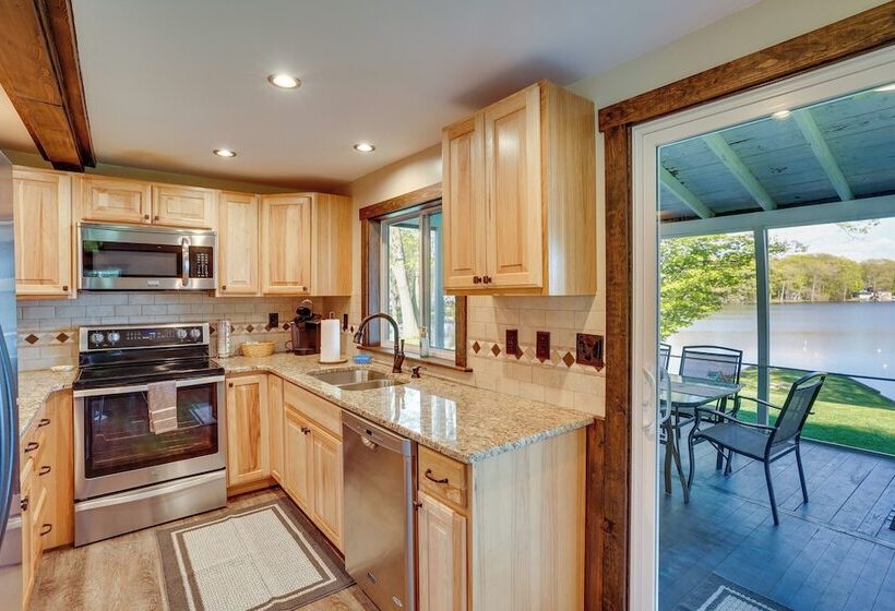 Family Lake & Ski House W/ Paddleboards & Fire Pit