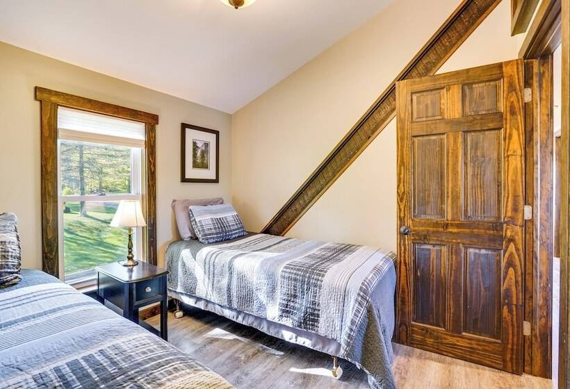 Family Lake & Ski House W/ Paddleboards & Fire Pit