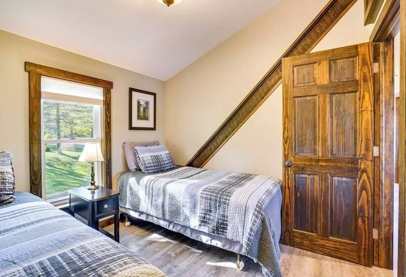 Family Lake & Ski House W/ Paddleboards & Fire Pit