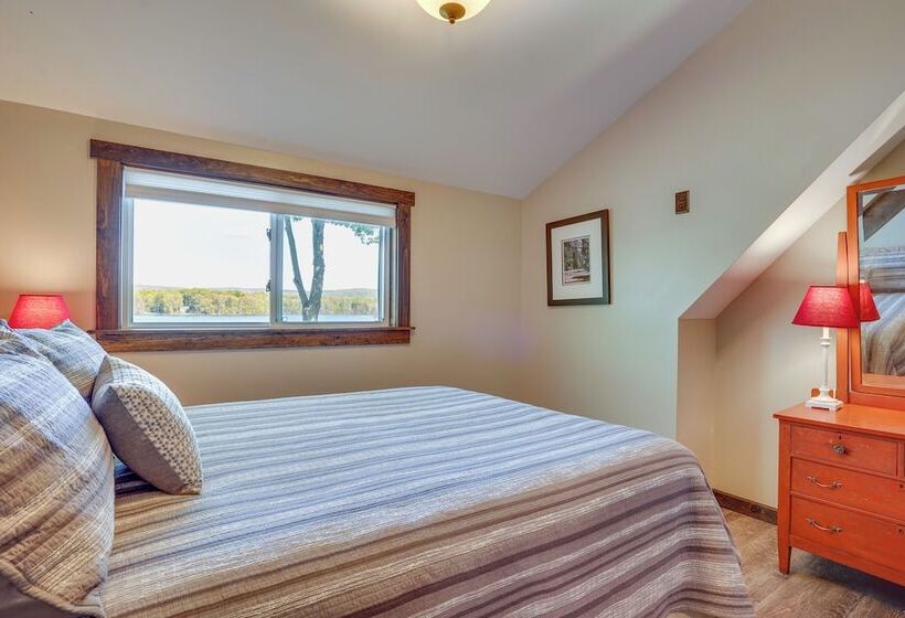 Family Lake & Ski House W/ Paddleboards & Fire Pit