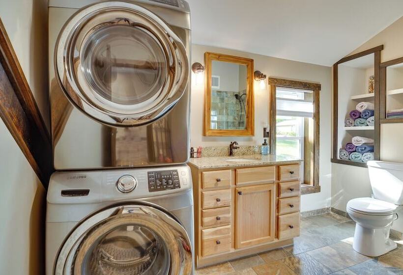 Family Lake & Ski House W/ Paddleboards & Fire Pit