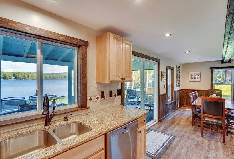 Family Lake & Ski House W/ Paddleboards & Fire Pit