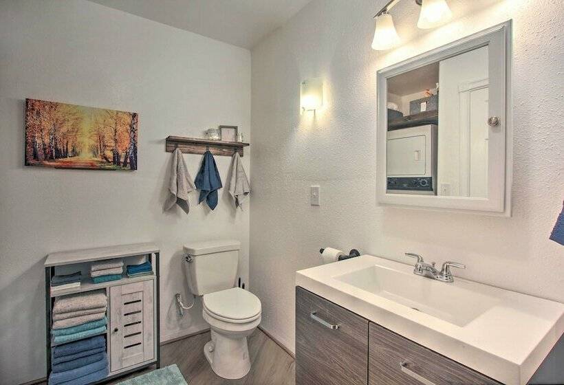 Fox Cottage    Quiet Escape W/ Private Deck!