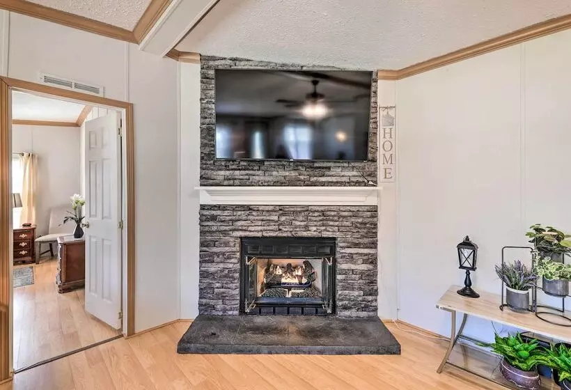 Arapahoe Home W/ Fireplace Near Deer Hunting