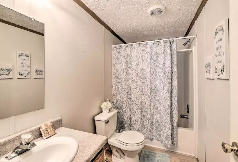 Arapahoe Home W/ Fireplace Near Deer Hunting